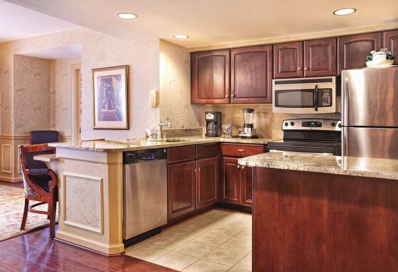 Отель Club Wyndham Old Town Alexandria