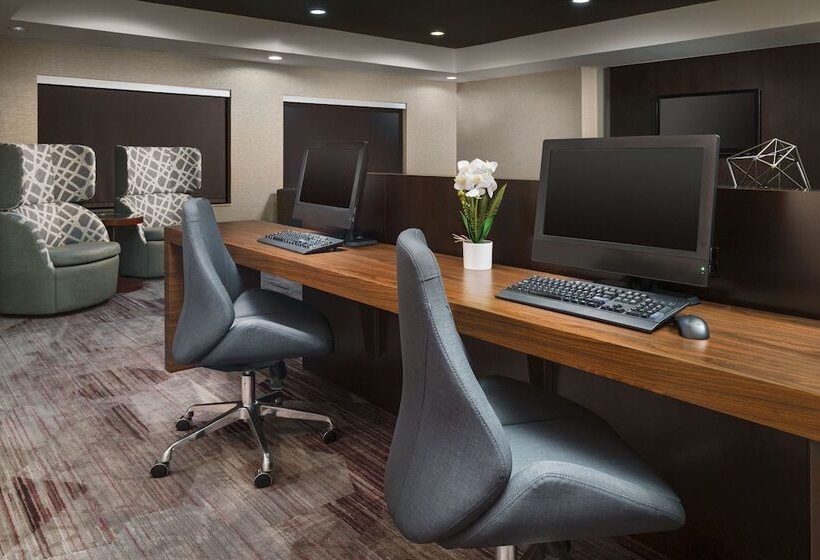 Отель Courtyard Chicago Bloomingdale