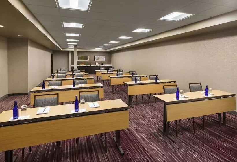 호텔 Courtyard Chicago Bloomingdale