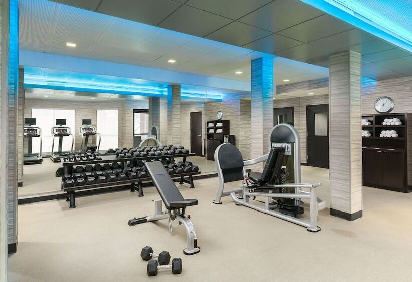 Отель Courtyard Chicago Bloomingdale