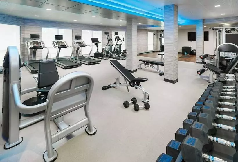 호텔 Courtyard Chicago Bloomingdale