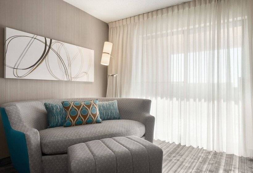 Отель Courtyard Chicago Bloomingdale