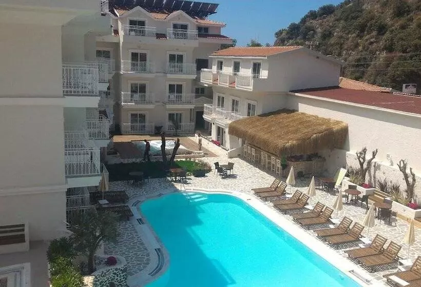 Hotel Montebello Deluxe