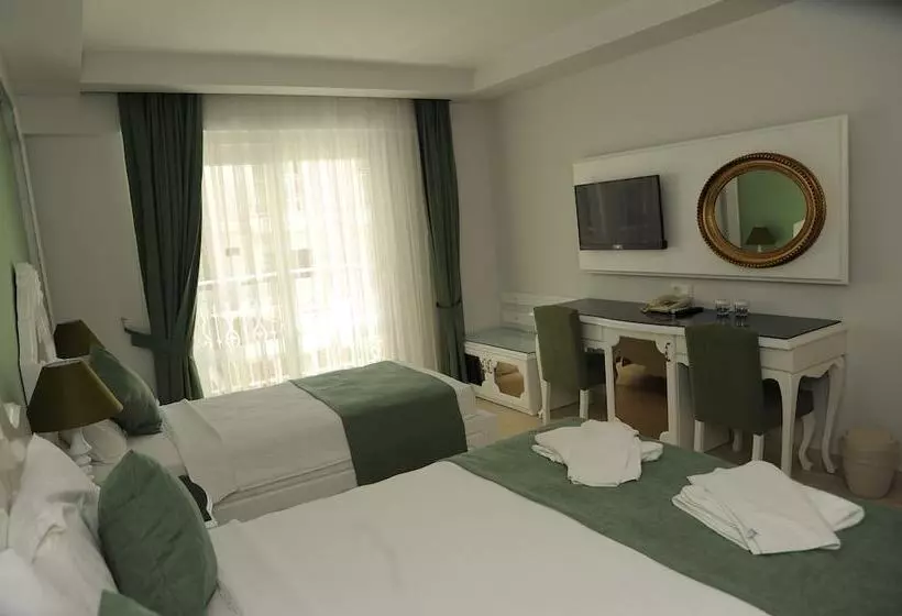 Hotel Montebello Deluxe