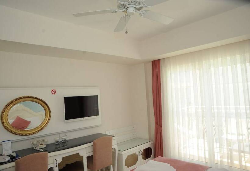 בית מלון כפרי Montebello Deluxe