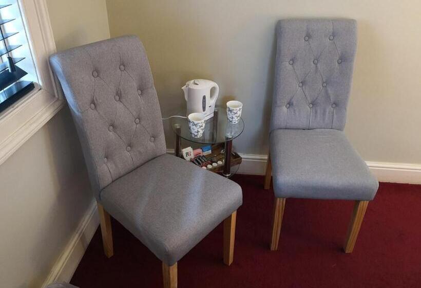 호텔 The Commercial Bar &