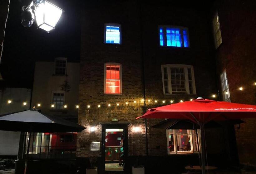 호텔 The Commercial Bar &