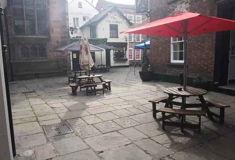 هتل The Commercial Bar &