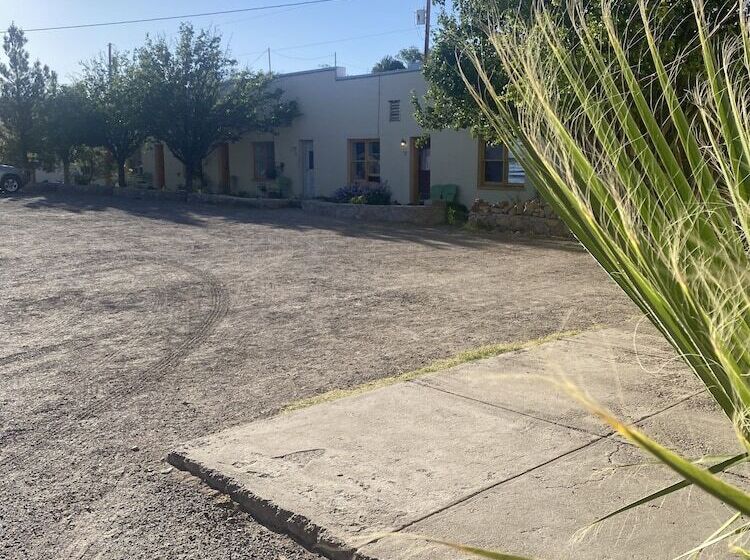 מוטל Charles Hotsprings