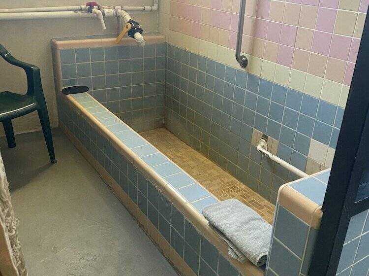 מוטל Charles Hotsprings