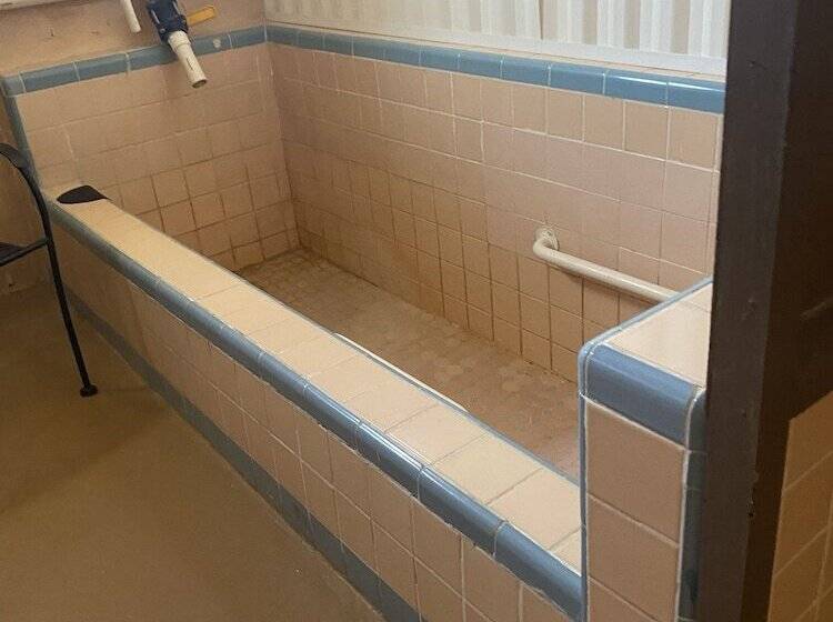 מוטל Charles Hotsprings