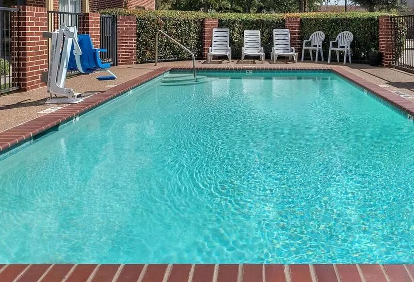 Hotel Days Inn & Suites By Wyndham Dallas