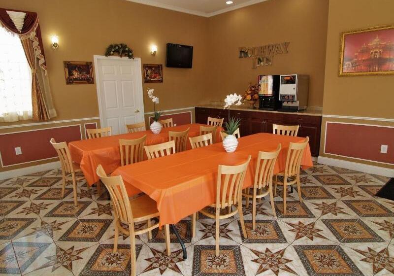 בית מלון כפרי Parkway Inn Philadelphia Airport