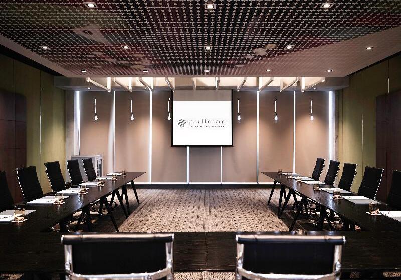 فندق Pullman Jakarta Central Park