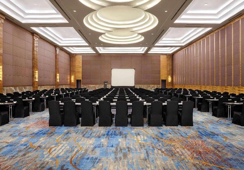 فندق Pullman Jakarta Central Park