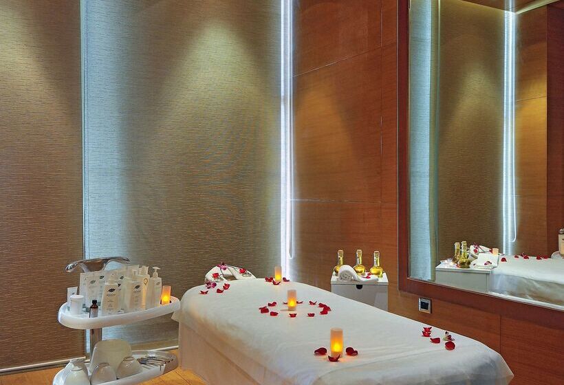 Radisson Blu Hotel New Delhi Paschim Vihar