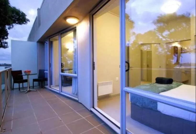 فندق VR Takapuna