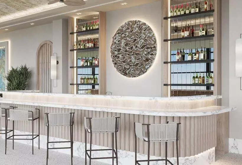 Отель Camelot Boutique