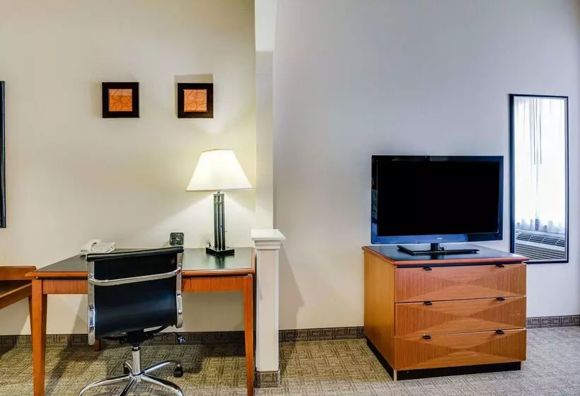 Hotelli Comfort Suites Deer Park Pasadena