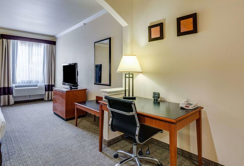 בית מלון כפרי Comfort Suites Deer Park Pasadena