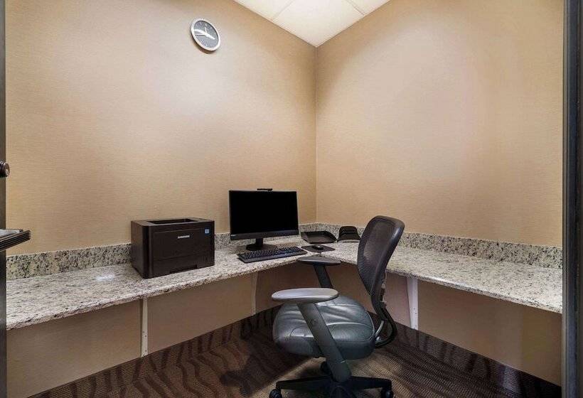 فندق Comfort Suites Northlake