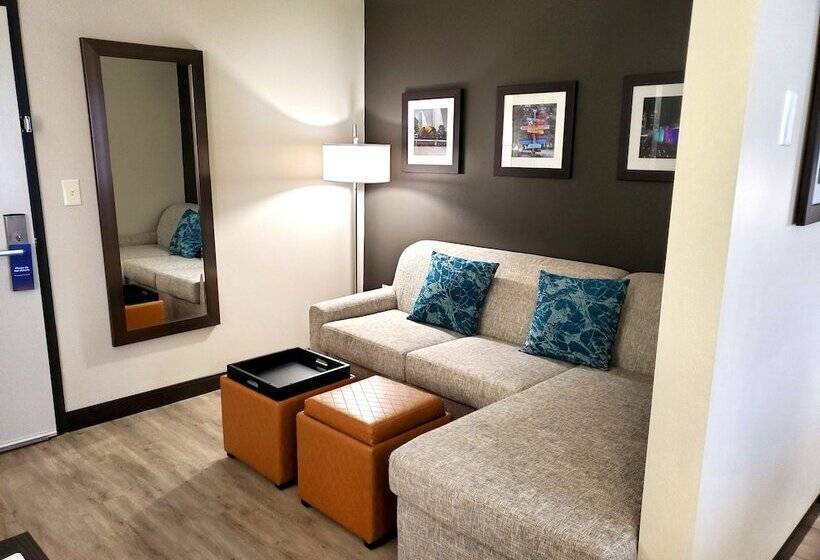 فندق Comfort Suites Northlake