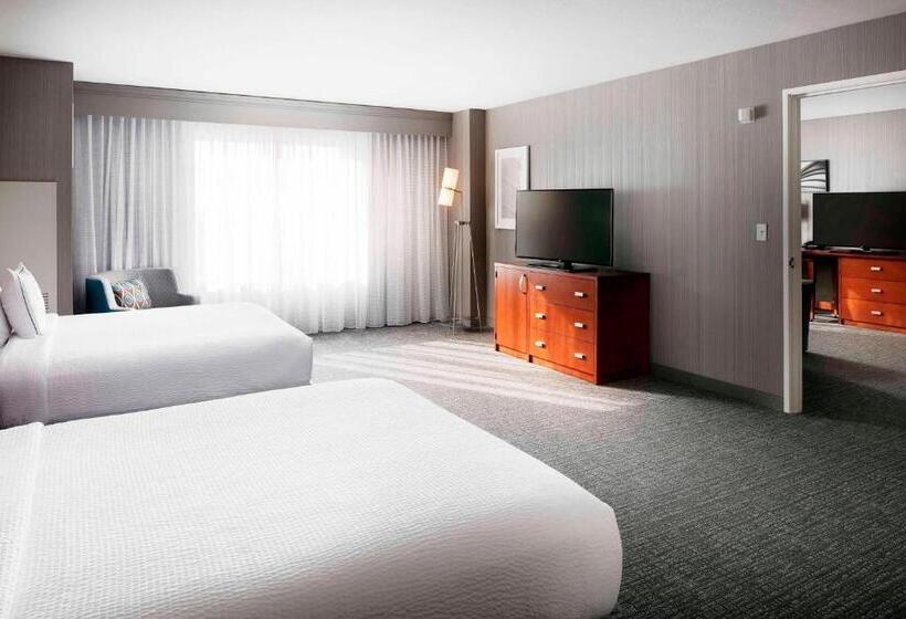 هتل Courtyard Indianapolis Downtown