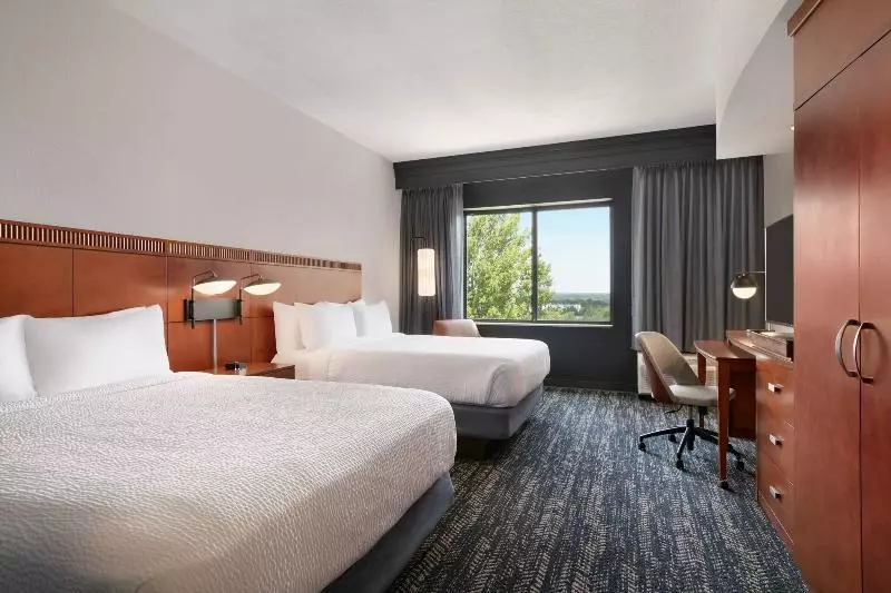 Otel Courtyard Lancaster