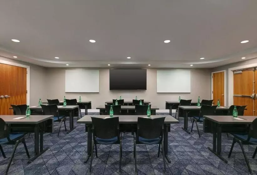 Otel Courtyard Lancaster