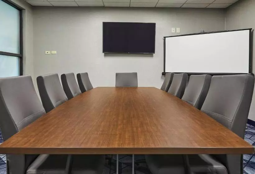 فندق Courtyard Medford Airport