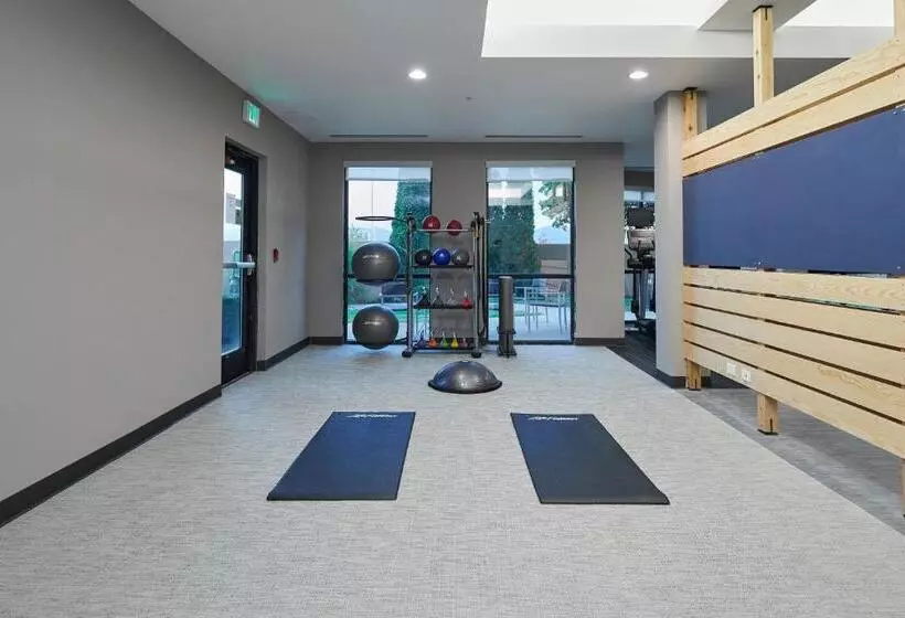 فندق Courtyard Medford Airport