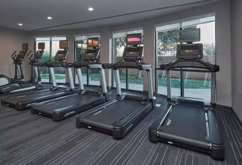 فندق Courtyard Medford Airport