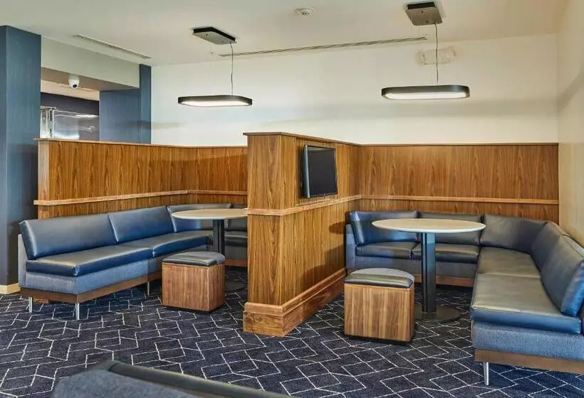 فندق Courtyard Medford Airport