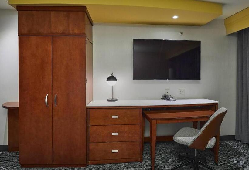 فندق Courtyard Medford Airport