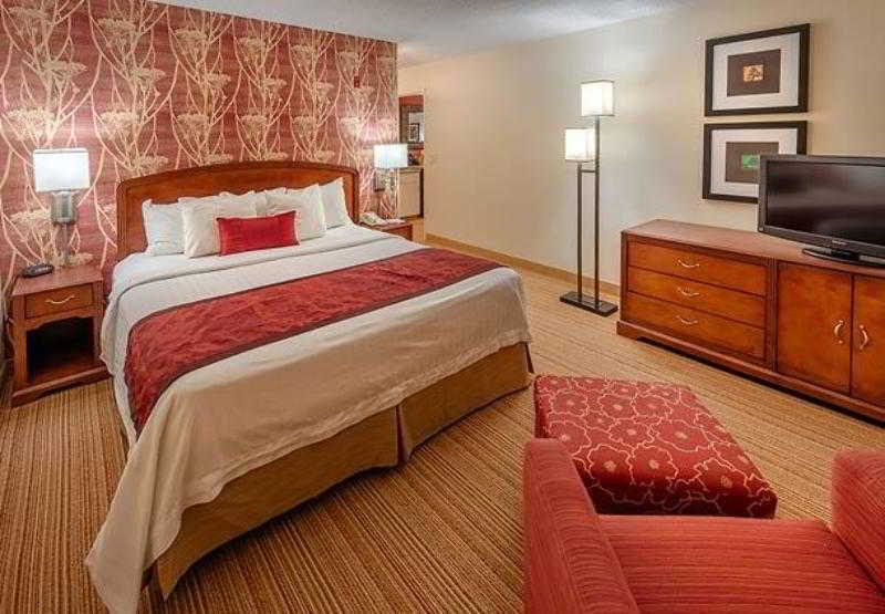 هتل Courtyard By Marriott Reno