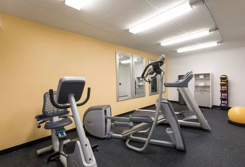 ホテル Days Inn By Wyndham Pittsburghharmarville