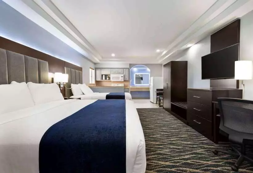 Hotel Days Inn & Suites By Wyndham Houston Hobby Airport