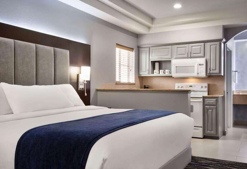 هتل Days Inn & Suites By Wyndham Houston Hobby Airport
