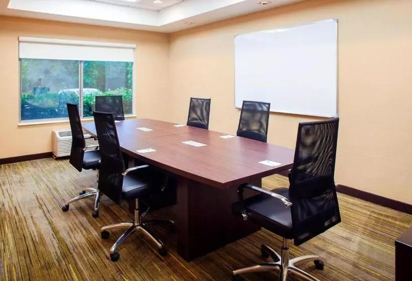 Macon Hotel & Suites