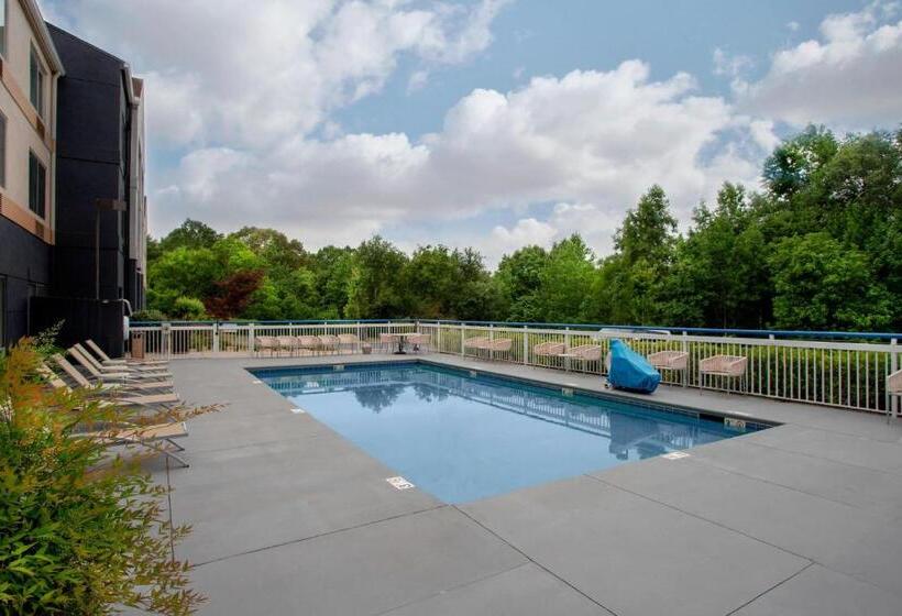 Macon Hotel & Suites