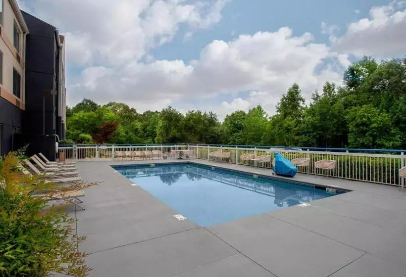 Macon Hotel & Suites