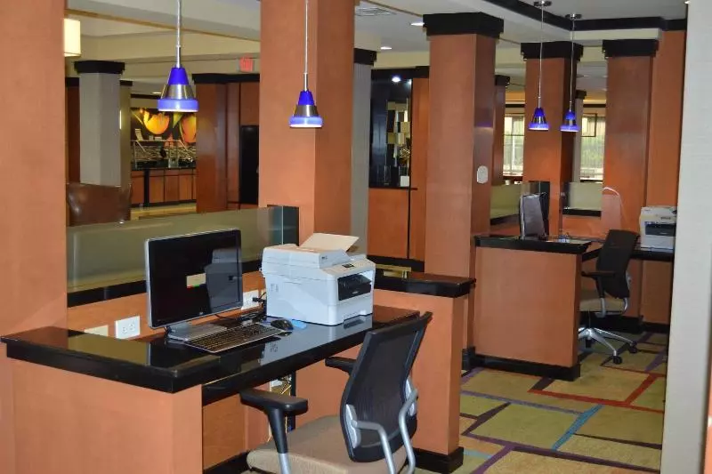 Отель Fairfield Inn & Suites Houston Channelview