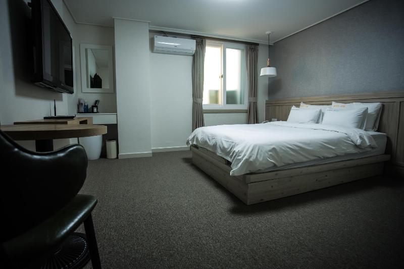 בית מלון כפרי Gallery Tourist