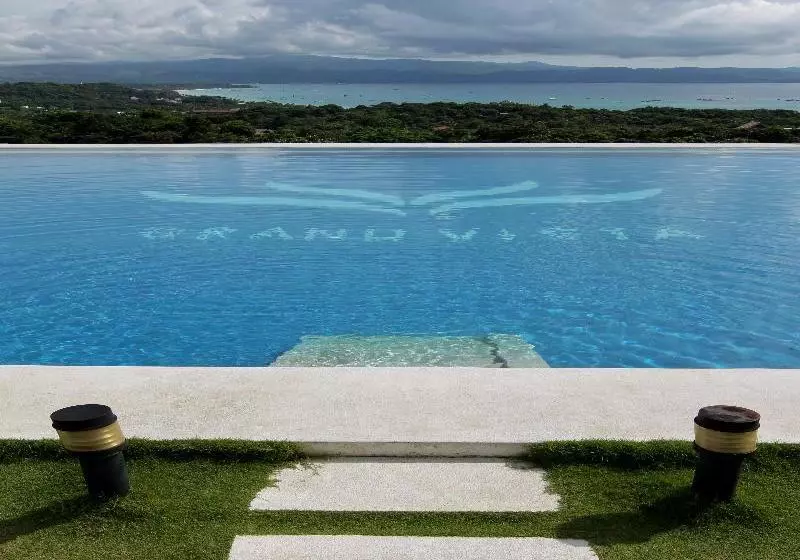 Отель Grand Vista Boracay Resort & Spa