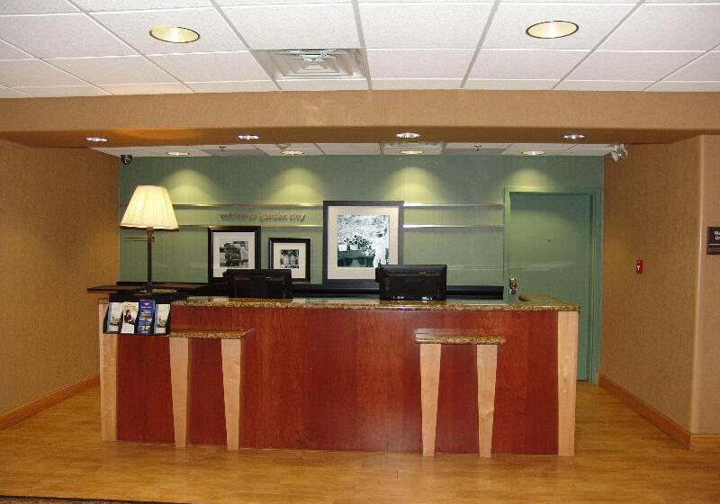 ホテル Hampton Inn Garden City