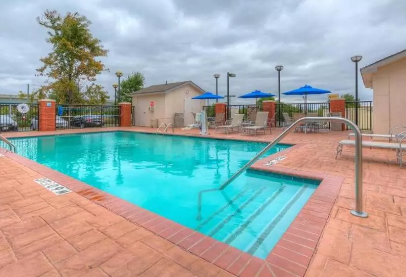 Holiday Inn Express Hotel & Suites Memphis Southwind, An Ihg