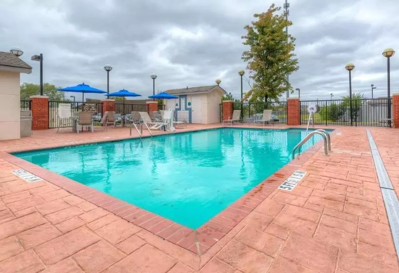 Holiday Inn Express Hotel & Suites Memphis Southwind, An Ihg