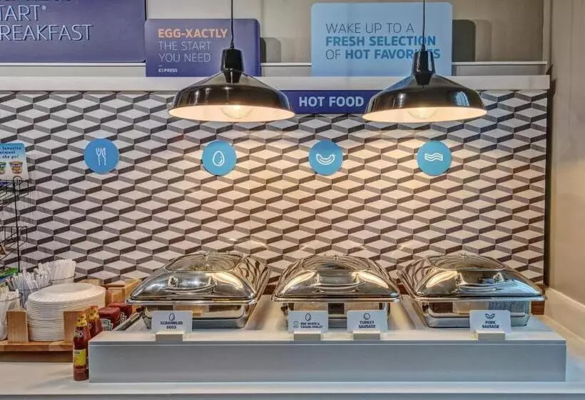 Holiday Inn Express Hotel & Suites Memphis Southwind, An Ihg