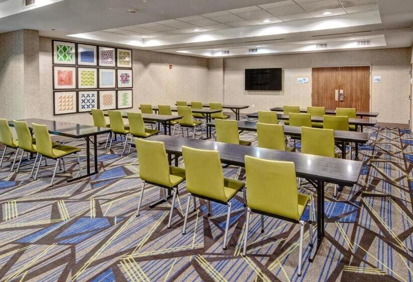Holiday Inn Express Hotel & Suites Memphis Southwind, An Ihg