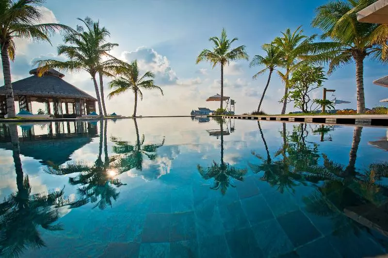 Отель Ozen Reserve Bolifushi Luxury All Inclusive